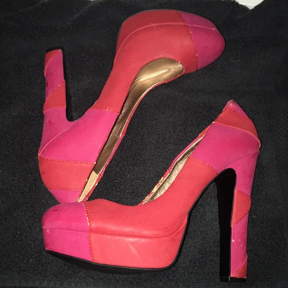 Shoes - Picture 3 of 4